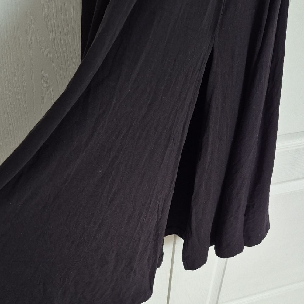 American Eagle Outfitters Black Maxi Dress With Front Slit - Picture 5 of 16